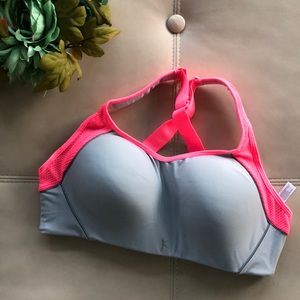 [Danskin] 36C sports bra with clasp